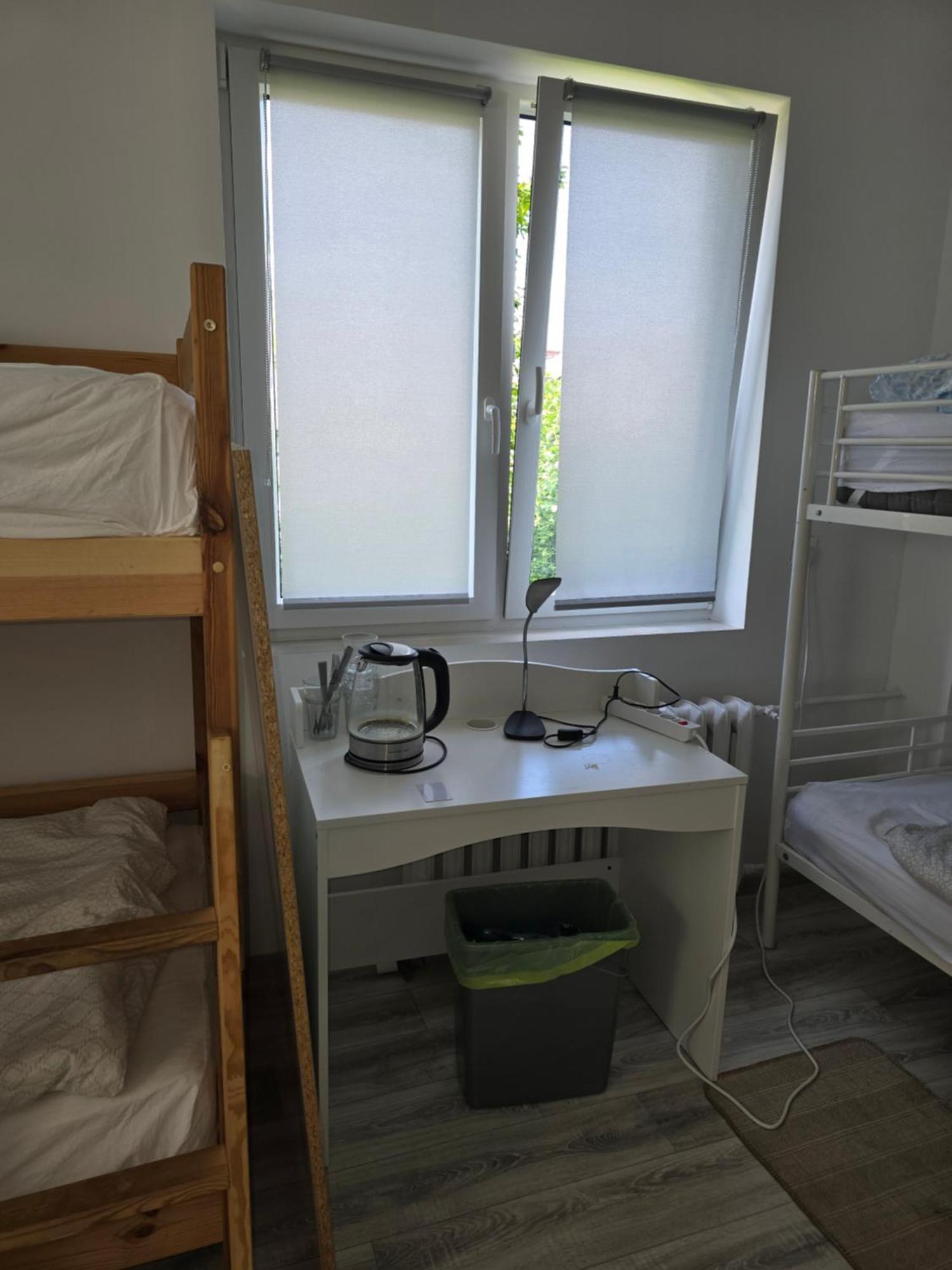 Hostel W Zielonce ジェロンカ エクステリア 写真